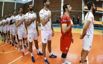 عکس/ وقتی همه دست به سینه اند جز معروف