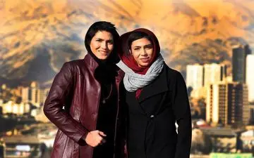 اقدام ارزنده منصوریان؛ گرمکن معروف به کودک زلزله زده اهدا شد + فیلم