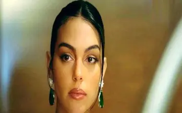 جورجینا رونالدو با جواهراتش توی بلاد سعودیا خودنمایی میکنه! 