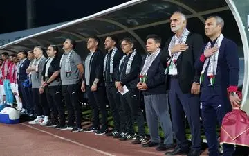 حواشی دیدار ایران - قطر| اهدای شاخه گل به کی‌روش و یک دقیقه سکوت به احترام شهدای غزه + عکس 
