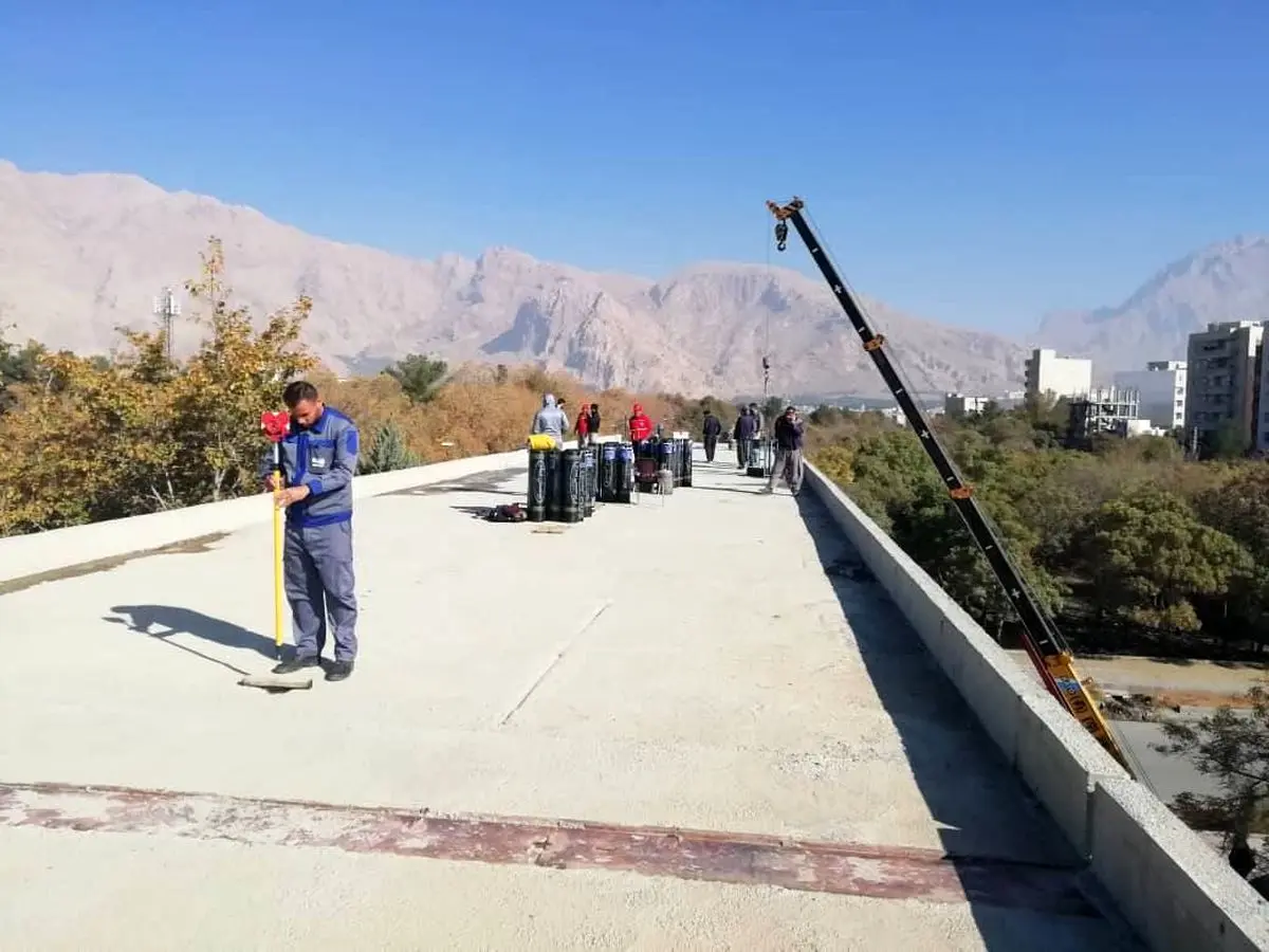 آغاز عایق‌بندی «ایزوبام» عرشه قطار شهری کرمانشاه