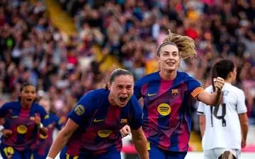 نمایش مقتدرانه در نیوکمپ؛ چهار ضربه بارسلونا و زانو زدن رئال در ال‌کلاسیکوی زنان