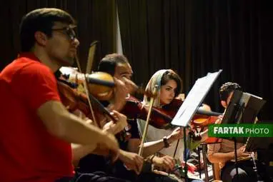 گزارش تصویری از تمرینات استاد نادر مشایخی با ارکستر مجلسی در همدان