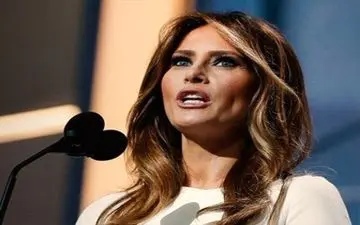  ملانیا ترامپ لباسش را به موزه اهدا کرد+ تصاویر