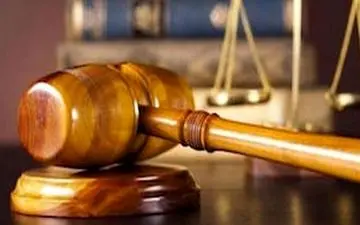 رییس دانشگاه یاسوج از حمله استاد جان سالم به در برد