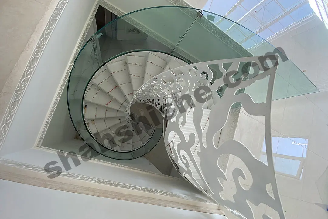 نرده شیشه ای با شیشه خم