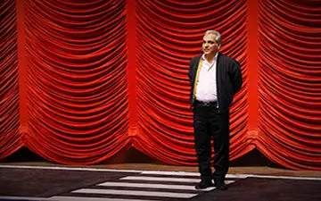 کنایه‌های مهران مدیری به وعده‌های انتخاباتی مسئولین + فیلم