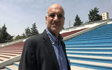 توصیه فتحی: لطفا کمتر حرف بزنید!