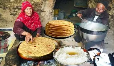 پخت شیربرنج و نان لواش در غار افغانستان / غذای روستایی با طعم اصالت