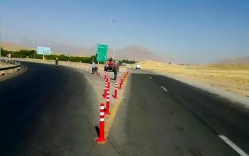 نصب ۱۰۵۰  علائم ایمنی در محورهای مواصلاتی کرمانشاه