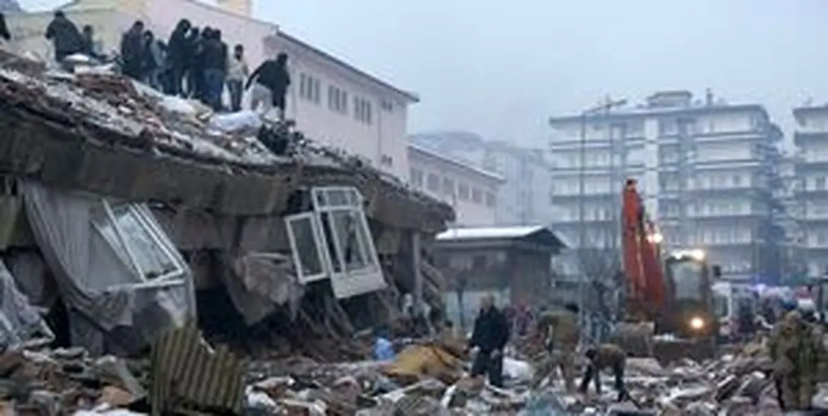 شمار قربانیان زلزله در ترکیه از ۳۳۰۰ نفر فراتر رفت