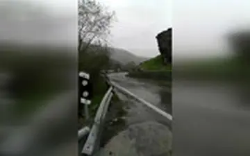 وضعیت رودخانه کرج و جاده خالی از خودروی چالوس