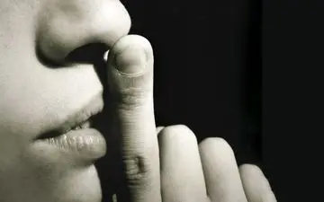  گوشم بدهکار هیچکس نیست /حق هیچ‌گونه انتقادی ندارید!