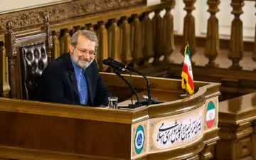 لاریجانی: اینکه مجلسی در راس امور است به‌معنی تصمیم گیری در همه امور نیست