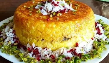 طرز تهیه ته‌چین زرشک پلو با مرغ مجلسی؛ طعمی بی‌نظیر و خوشمزه