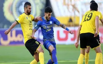 حاشیه بازی سپاهان و گل گهر|درگیری لفظی برزای و رفیعی/ حسرت نورافکن و نویدکیا از فرصت سوزی مغانلو