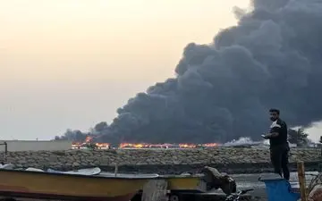 حمله به اسکله صیادی در جاسک/ ۱۰۰ فروند لنج دچار حریق شد