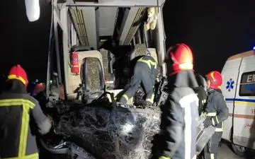 «خواب‌آلودگی راننده» علت تصادف امروز اتوبوس اصفهان اعلام شد