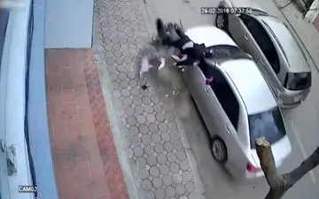 راننده‌ بی‌احتیاط به طرز وحشیانه‌ای جان دو تن را گرفت! + فیلم