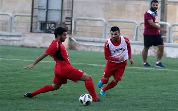 برتری پرسپولیس مقابل پاراگ در ۴۵ دقیقه اول/ مسلمان کاپیتان شد