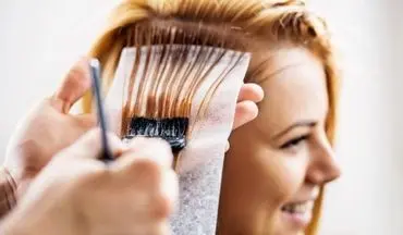 چگونه در خانه موهای خود را هایلایت کنیم؟  ۴ روش ساده برای هایلایت مو در خانه
