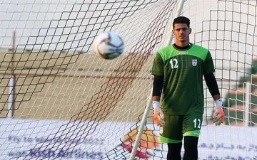 پس از اختلاف‌نظر با بیرانوند؛ باشگاه پرسپولیس با نیازمند وارد مذاکره شد