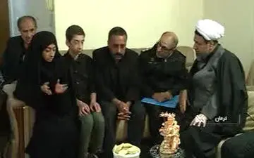 فیلم/ دلجویی از خانواده‌های داغدار حادثه 17دی (تشییع شهید سردار سلیمانی)