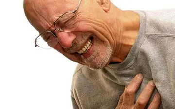  درد وسط قفسه سینه نشانه چیست؟ 