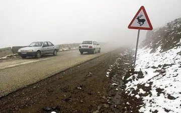 الزامی شدن استفاده از زنجیرچرخ در ارتفاعات محور کرج ـ چالوس/ ترافیک پرحجم در محور ایلام به مهران