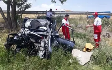واژگونی خودرو جان راننده را در محور زنجان به بیجار گرفت