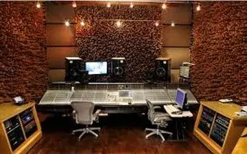 پوشش جالب بانوان دوبلور در استودیو ضبط (عکس)