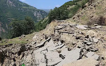  حادثه رانش زمین در روستایی که حضور جدی مسئولان را طلب می‌کند