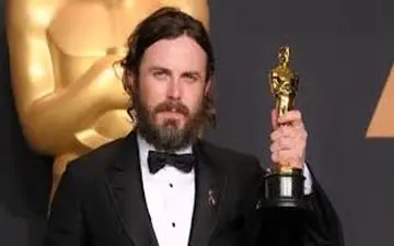  "کیسی افلک" رسوایی اخلاقیش را پذیرفت