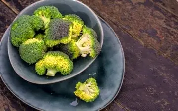 بیا اینجا تا بهت بگم چرا باید کلم بروکلی بخوریم؟