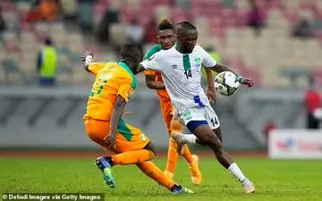 اقدام عجیب یک بازیکن ملی پوش آفریقایی؛ برادرش نقش داماد را در عروسی اش ایفا کرد