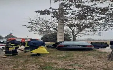 برخورد پراید با تیر چراغ برق در بزرگراه امام(ره) و مصدومیت شدید یک‌ نفر