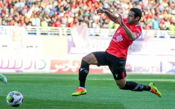 بازیکن پدیده آبی پوش شد