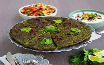 دستور پخت کوکوسبزی فوق العاده خوشمزه بدون اینکه چرب و چیل و روغنی بشه