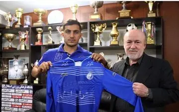 به‌خاطر منصوریان حاضرم فصل بعد بازیکن استقلال باشم/ امیدوارم دل هواداران را شاد کنم