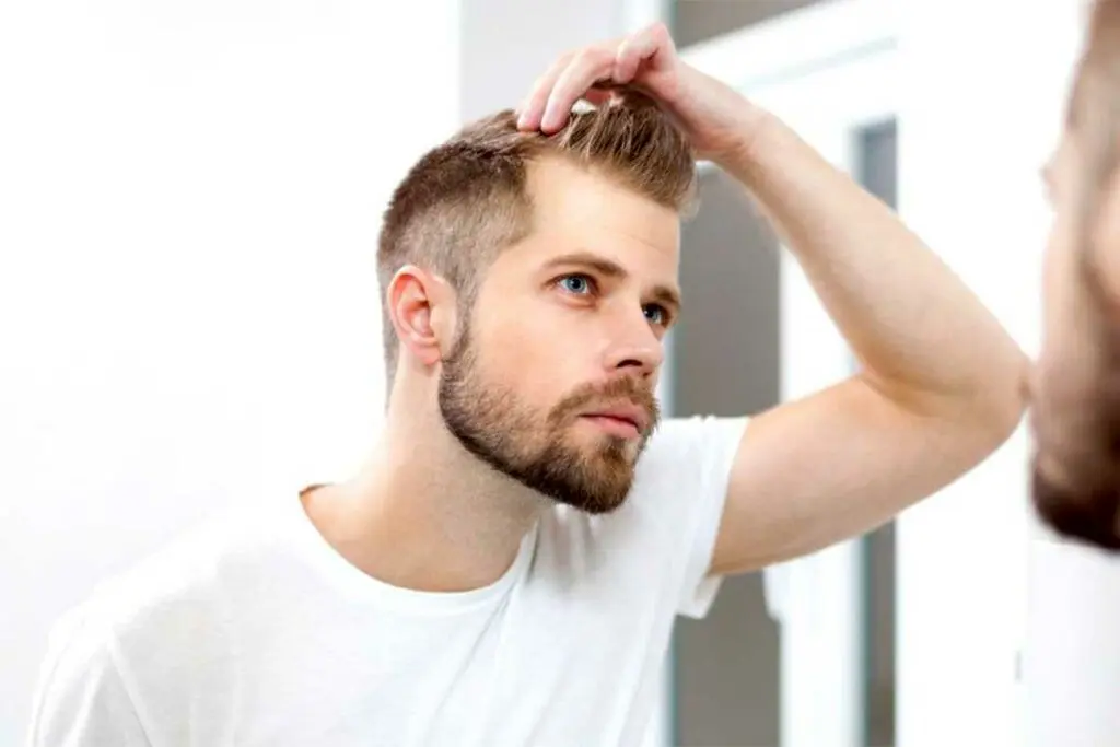 علت ریزش مو در مردان چیست؟ | پیشگام نگار