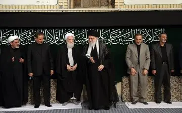 آغاز مراسم عزاداری شب تاسوعای حسینی با حضور رهبر معظم انقلاب 
