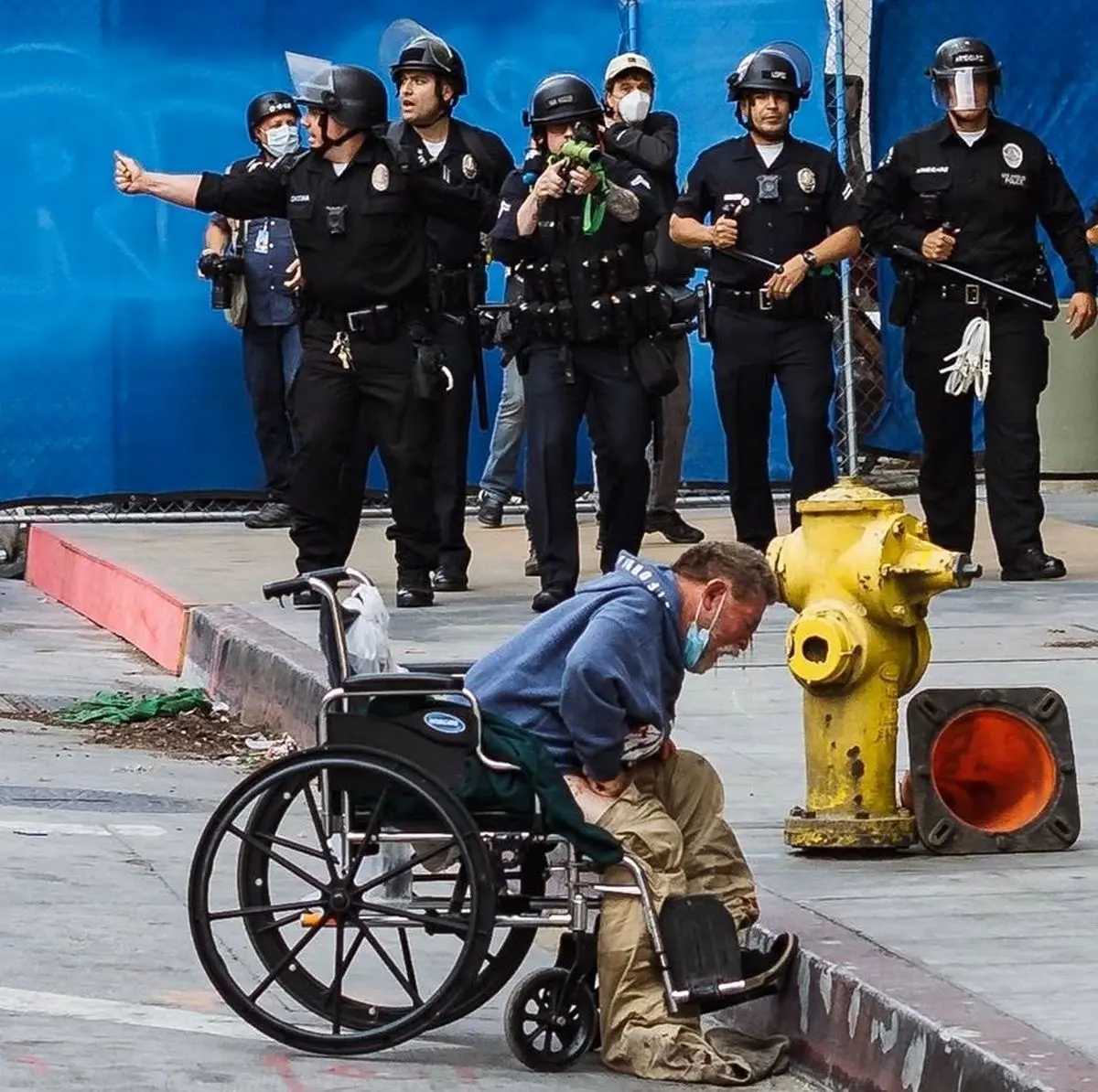شلیک بی دلیل پلیس لس‌آنجلس به مرد معلول 