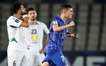 بی‌تابی ستاره خارجی استقلال برای بازی در آزادی