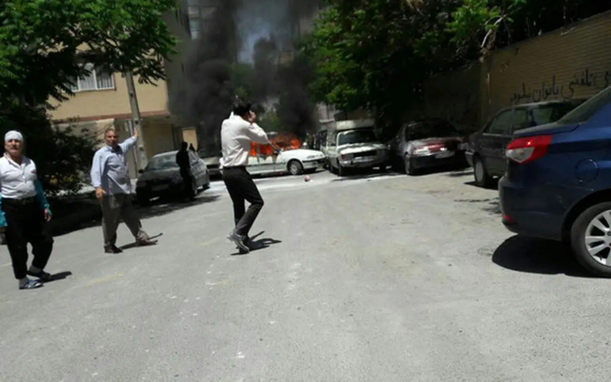 آتش سوزی وحشتناک پژو پارس در رسالت/ ماشین جزغاله شد + عکس 