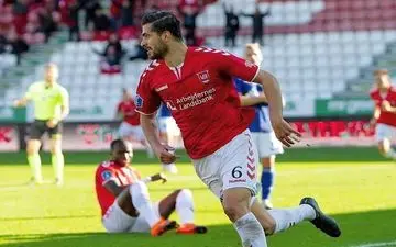 عزت‌اللهی: اینجا در رینگ بوکس هستم!