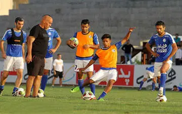 غایبان پر تعداد در تمرین امروز  استقلال