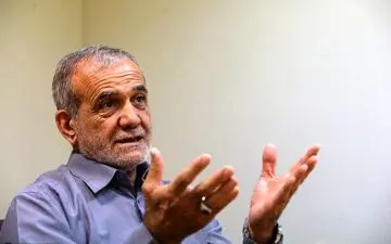 پزشکیان: نباید به افراد غیرمتخصص اجازه مدیریت دهیم + ویدئو