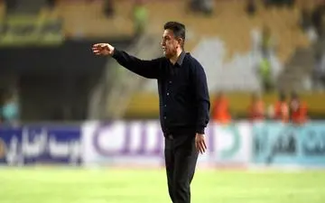 شعار پرسپولیسی ها  علیه قلعه‌نویی/فتاحی بدنبال آسپرین!