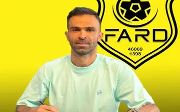 نقی زاده با فرد البرز تمدید کرد