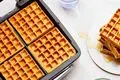طرز تهیه وافل خانگی ترد و خوشمزه در چند دقیقه